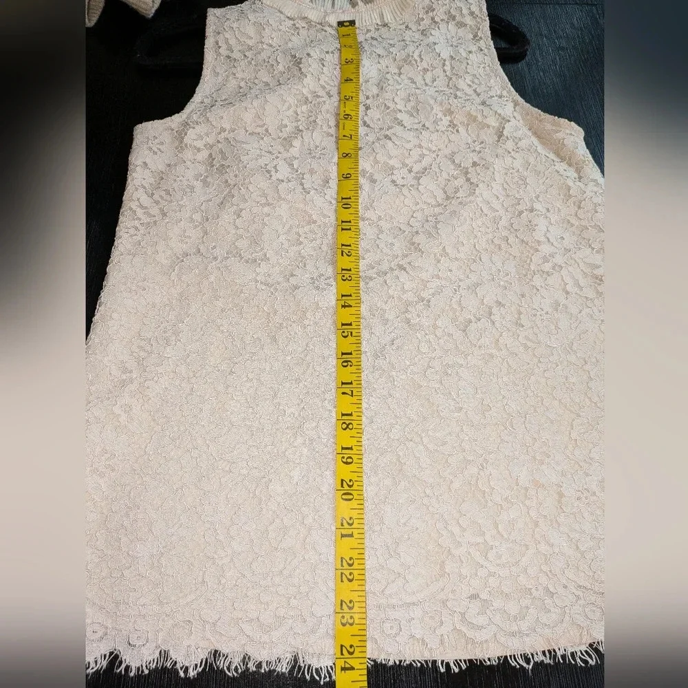 J Crew Lace Sleeveless Cream colored Top. Size TS EUC